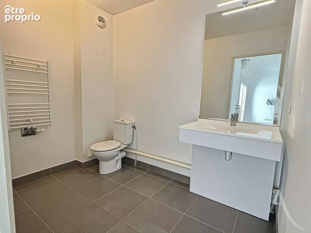 Appartement 1 pièce 28.40 m2 avec place de parking en sous-sol - THIAIS résidence récente - photo 8