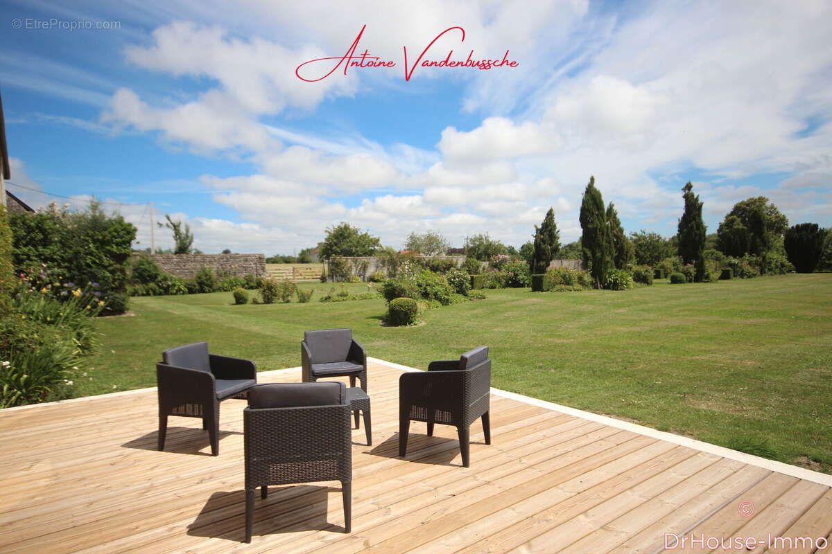 Maison 333 m² à Grandcamp-Maisy  - photo 11