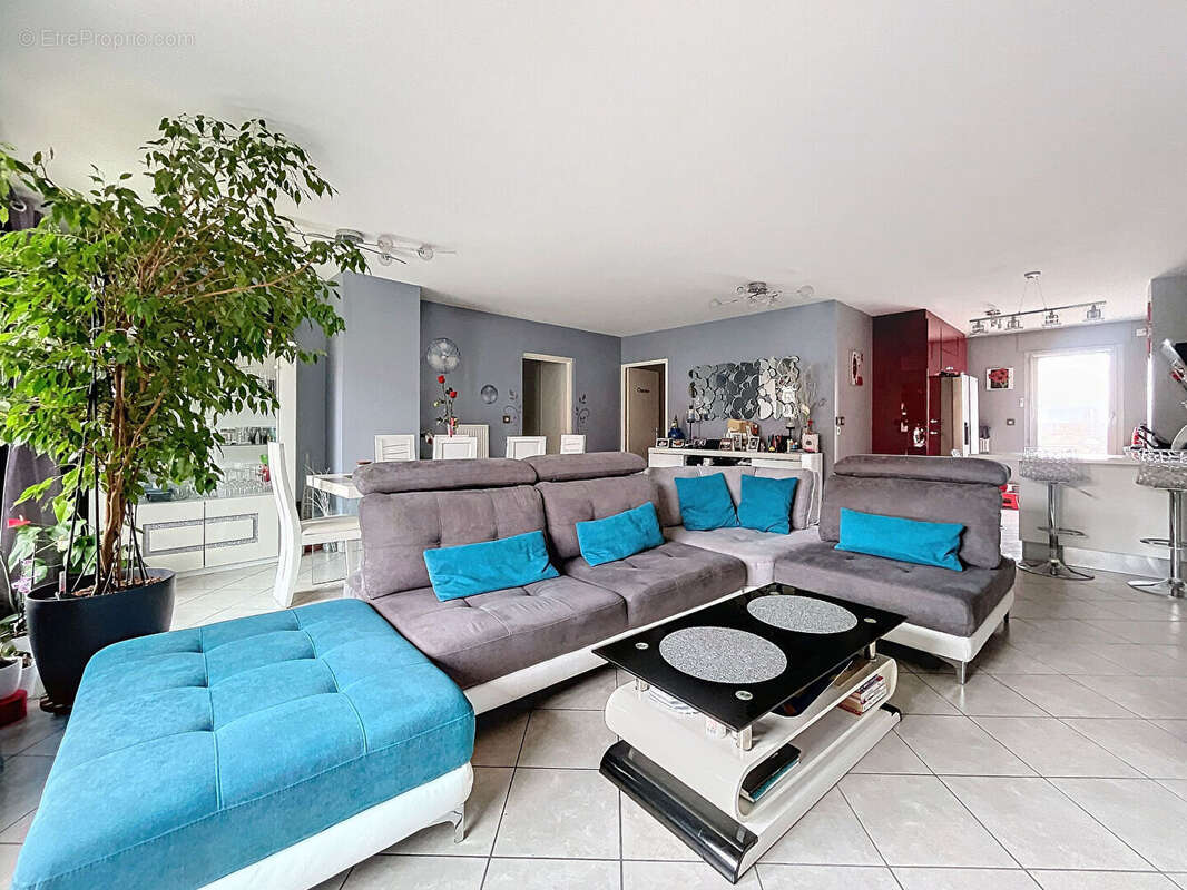 Appartement à SEYNOD