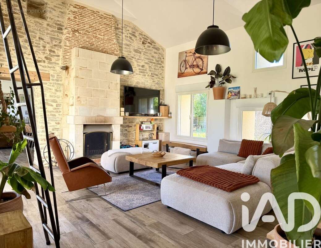 Photo 2 - Maison à SAINT-ETIENNE-DE-MONTLUC