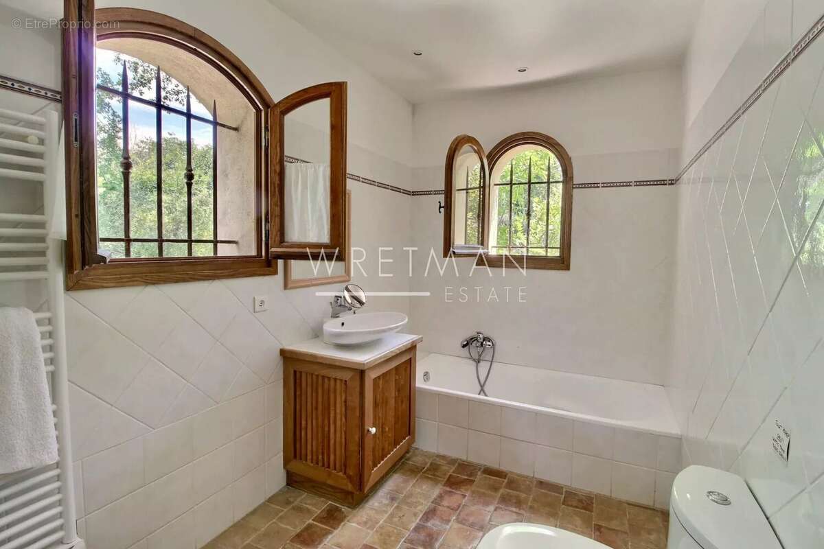 Villa de qualité avec vue panoramique et piscine - tourrettes - photo 18