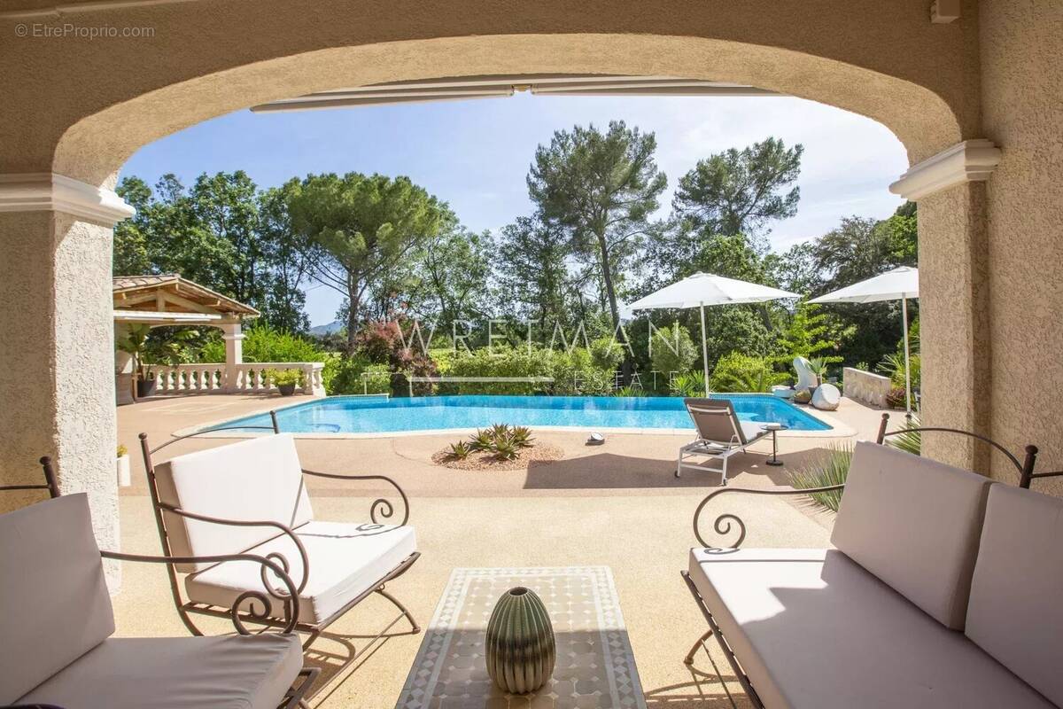 Maison à LA MOTTE