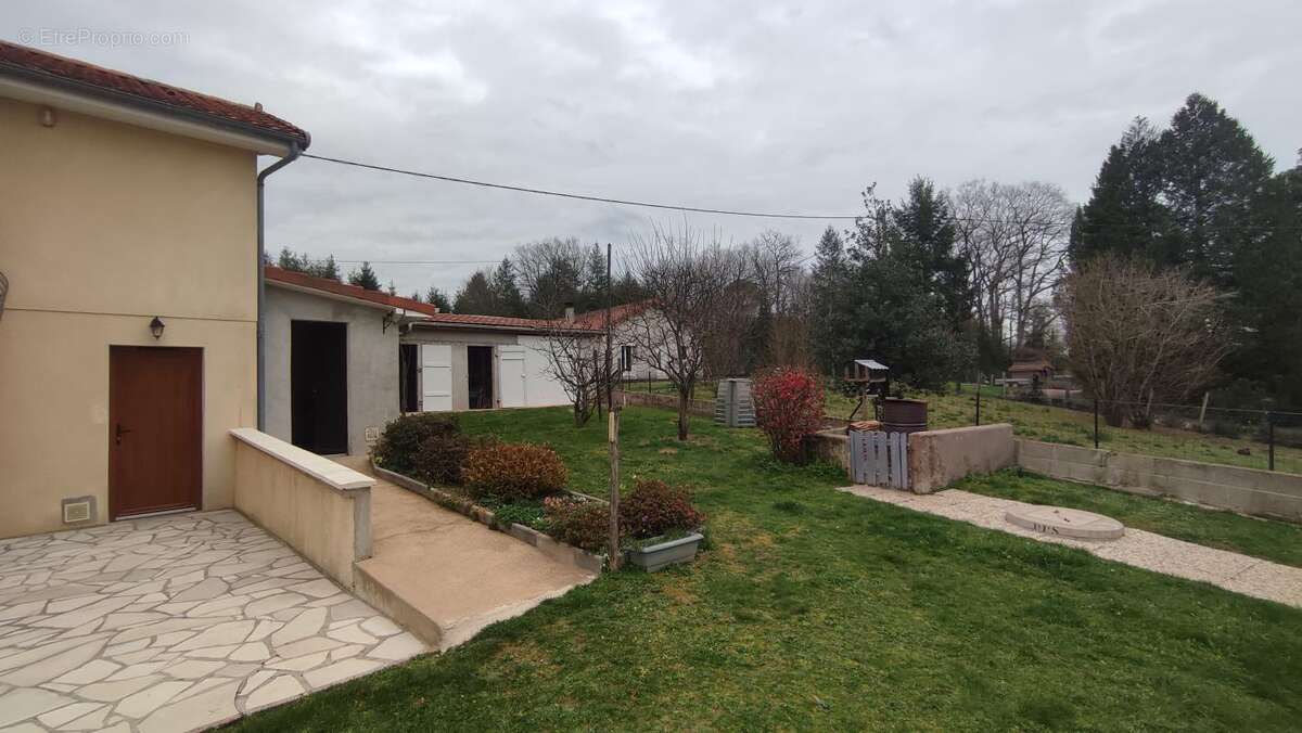 Maison à ABJAT-SUR-BANDIAT