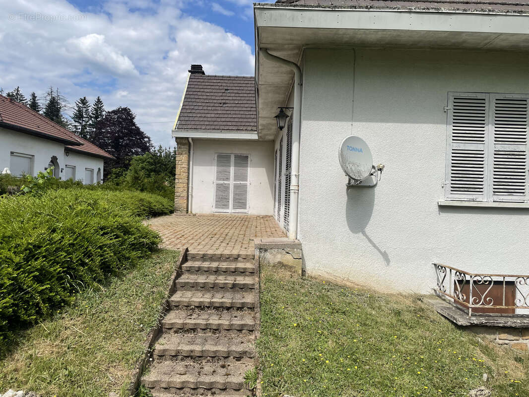 Maison à SAINT-LOUP-SUR-SEMOUSE