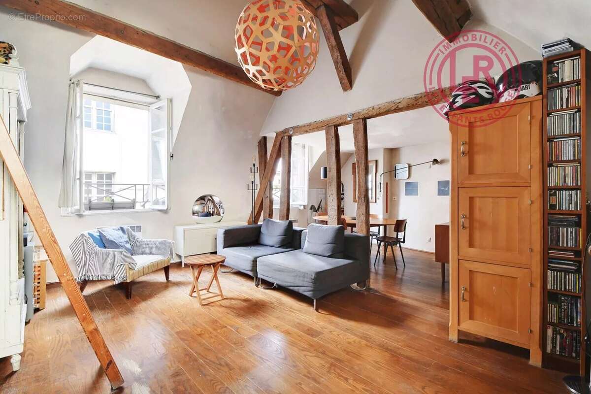 Appartement à PARIS-3E