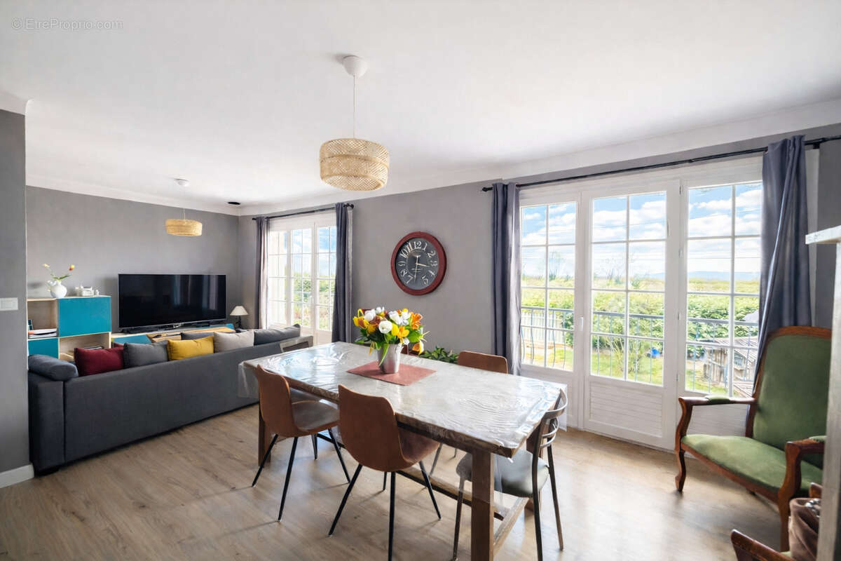 Maison à SAINT-MAURICE-L'EXIL