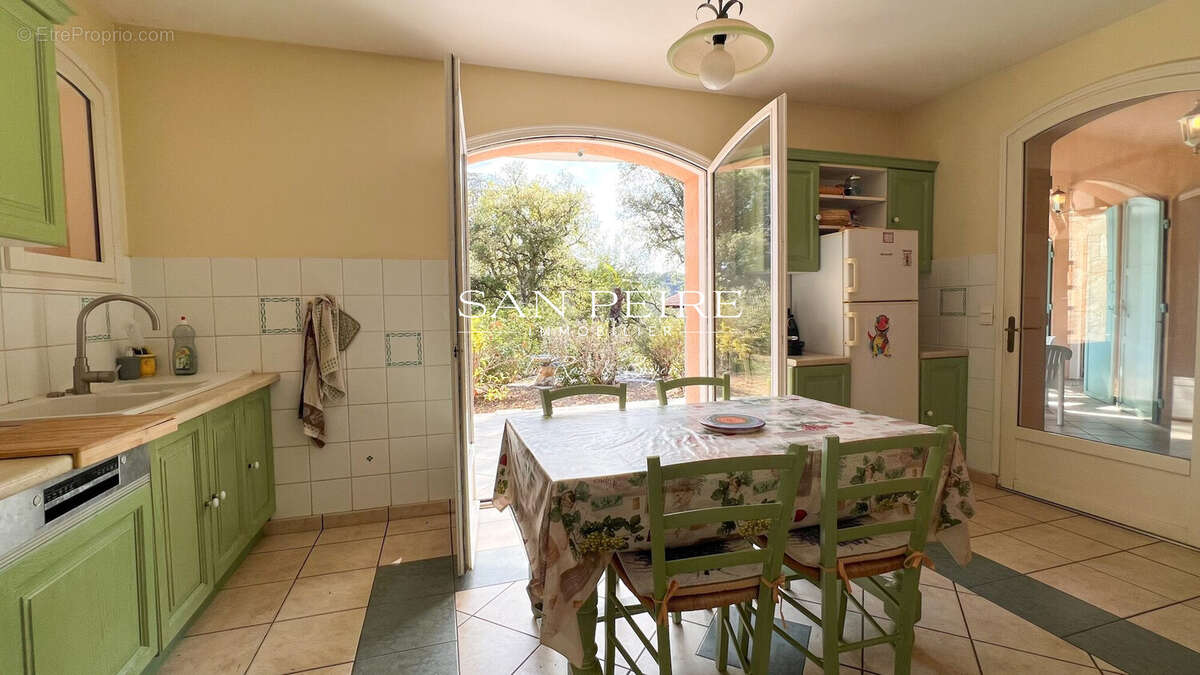 Maison à LES ISSAMBRES