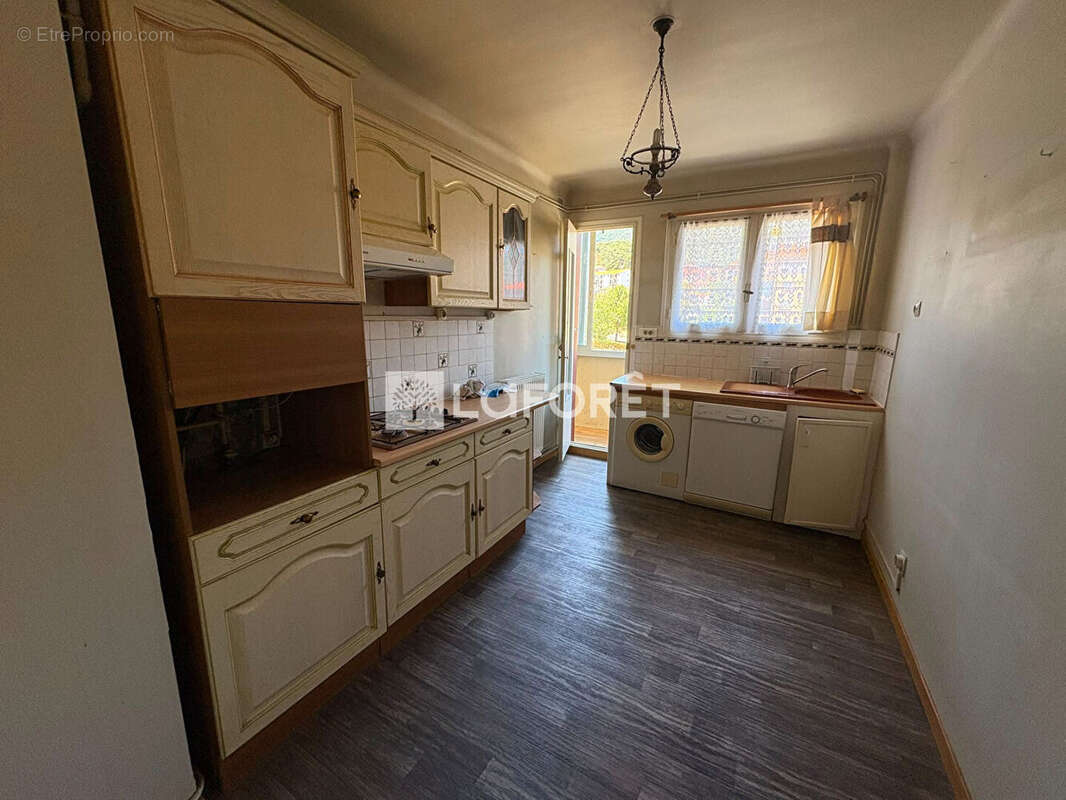 À vendre, appartement de 82 m² situé en rez-de-chaussée d'une copropriété calme et paisible à Amélie-les-Bains-Palalda. - photo 6