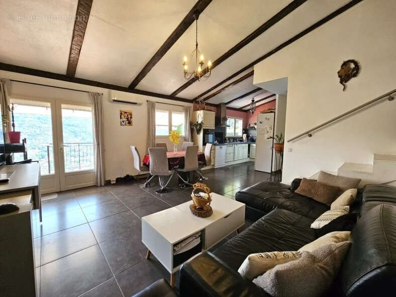 À vendre en exclusivité - Maison lumineuse 3P + 2 pièces avec terrasses, jardin, vue dégagée sur Drap et stationnement - photo 7