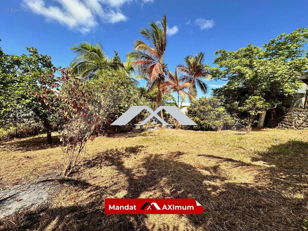 Terrain à L&#039;ETANG-SALE