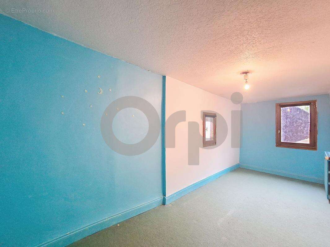 Maison à TERRASSON-LAVILLEDIEU