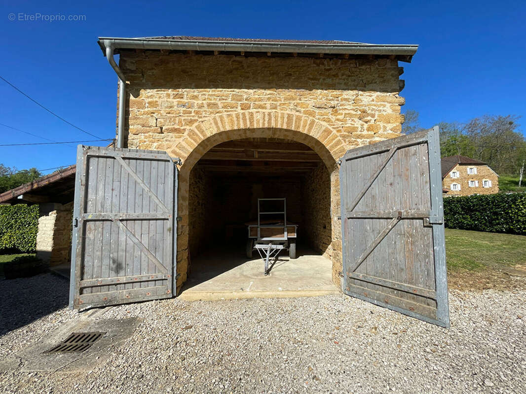 Maison à POLIGNY