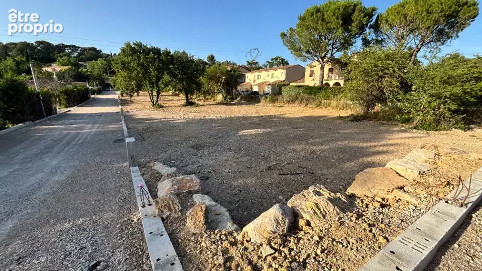 Terrain 340 m² à Fuveau  - photo 3