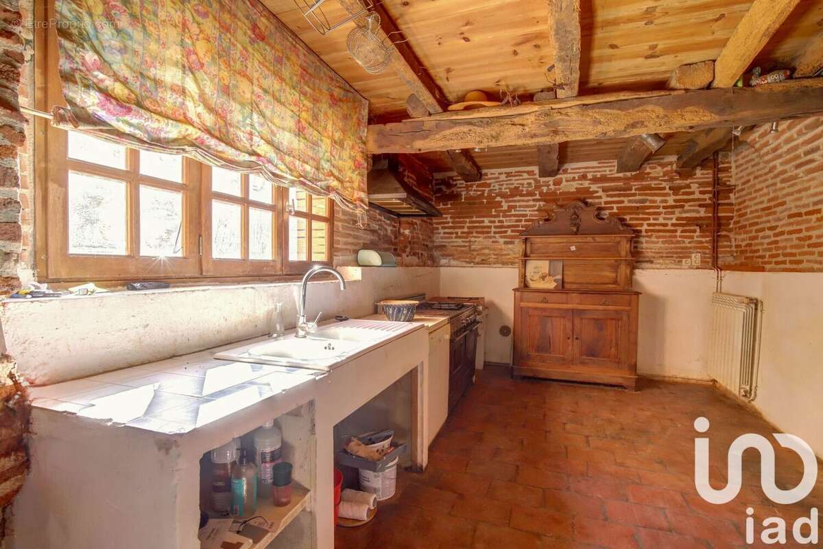 Maison 364 m² à Brens  - photo 3