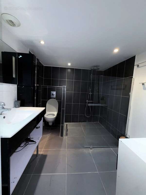 Maison à SAINT-LAURENT-DU-VAR