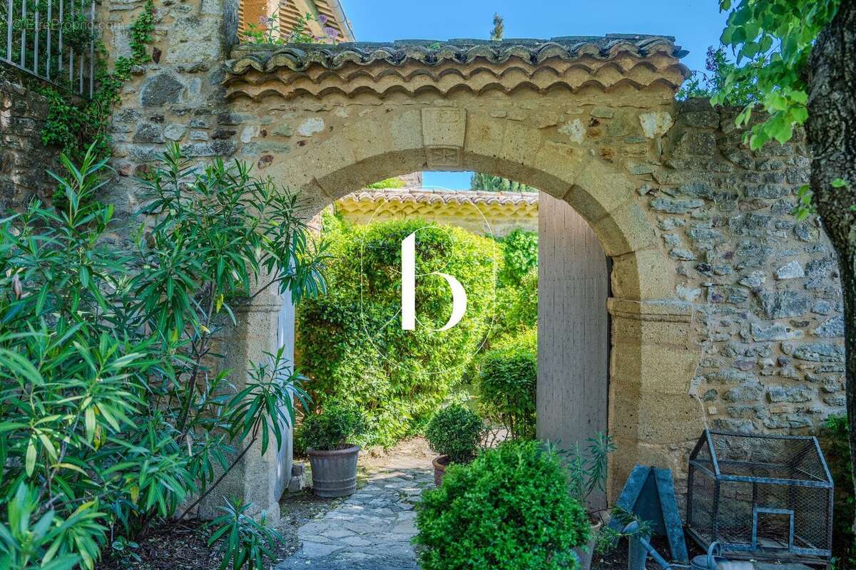 Maison à UZES