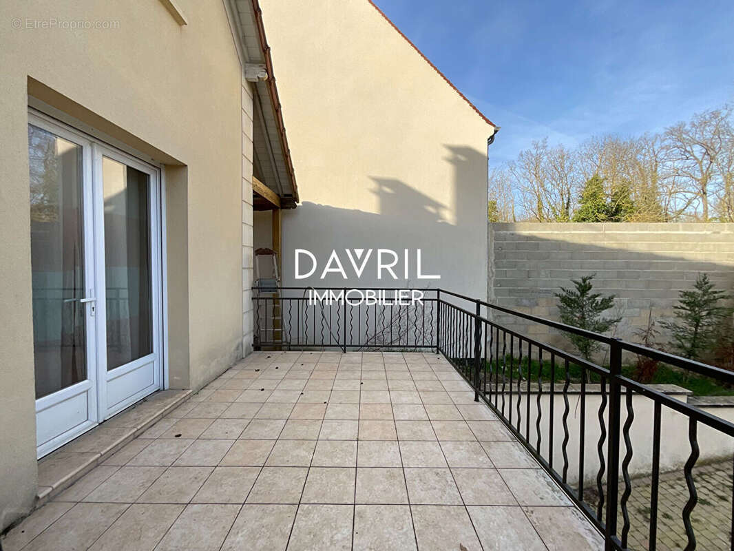 Maison à NEUVILLE-SUR-OISE