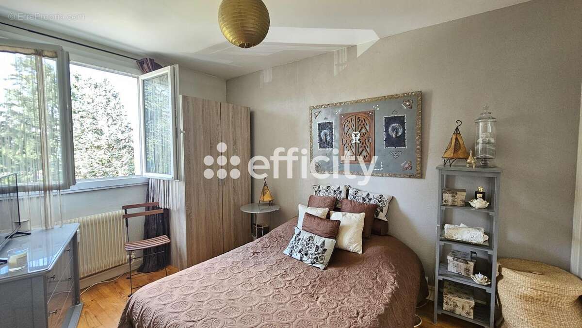 Appartement à LIMAS