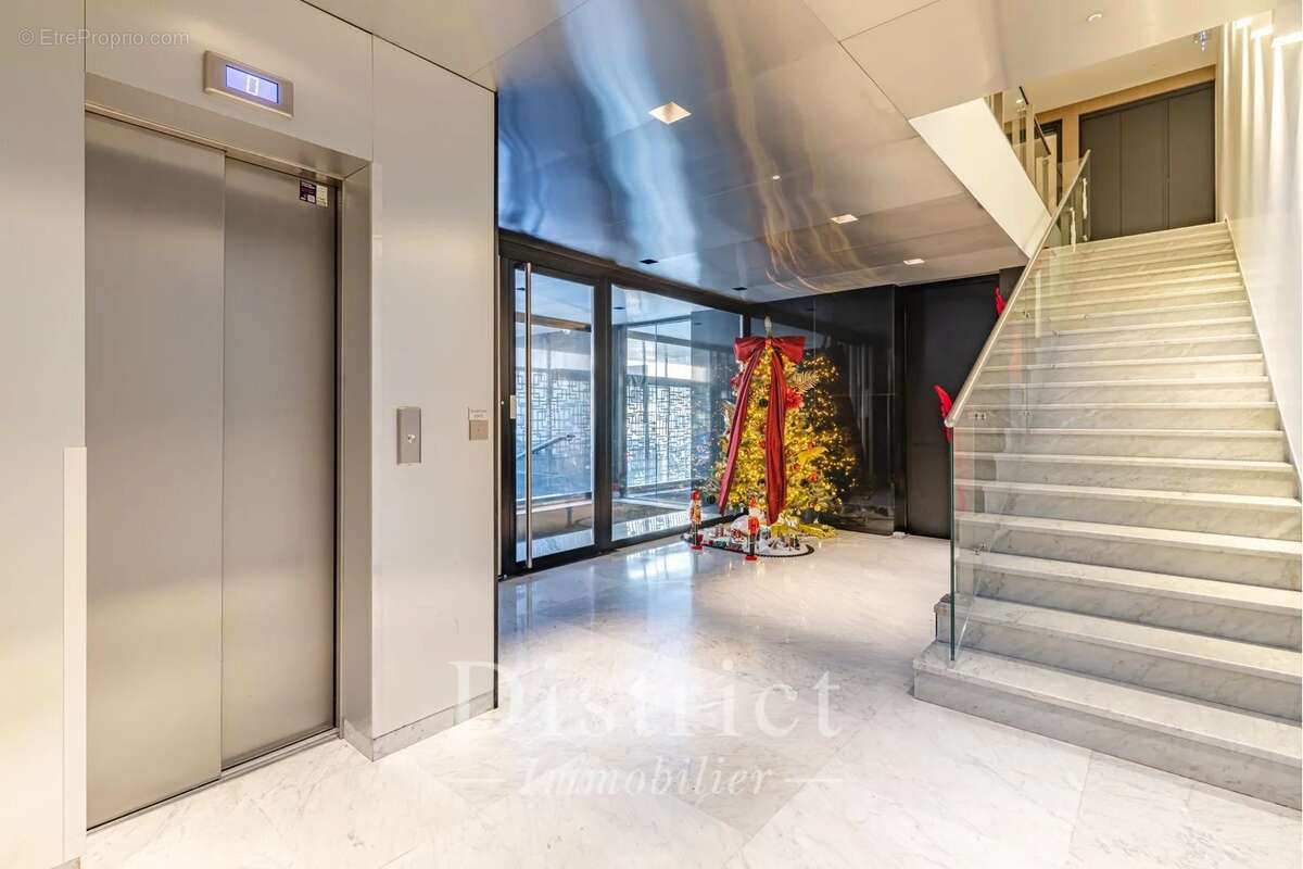 Appartement à PARIS-7E