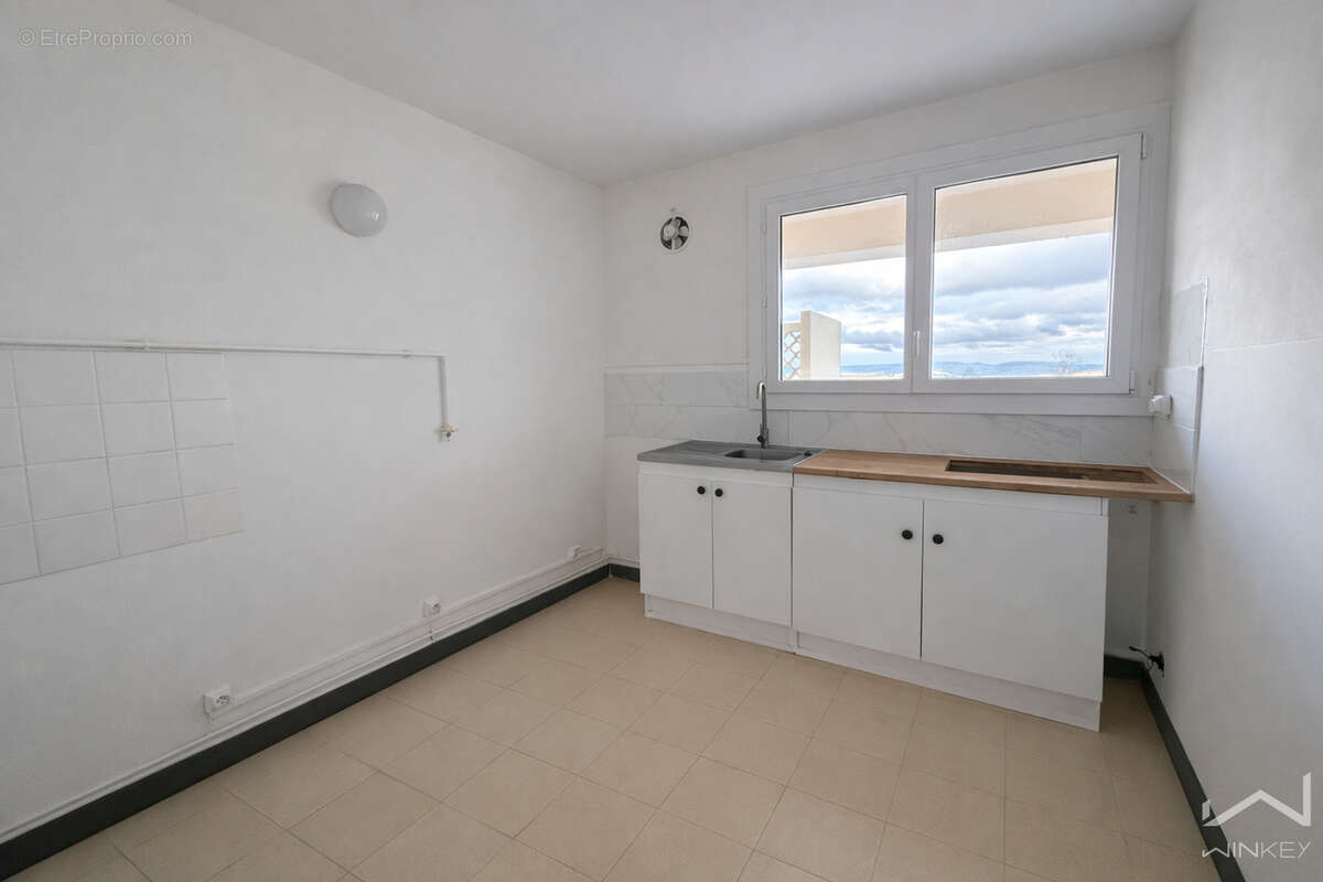 Appartement à PIERRELATTE