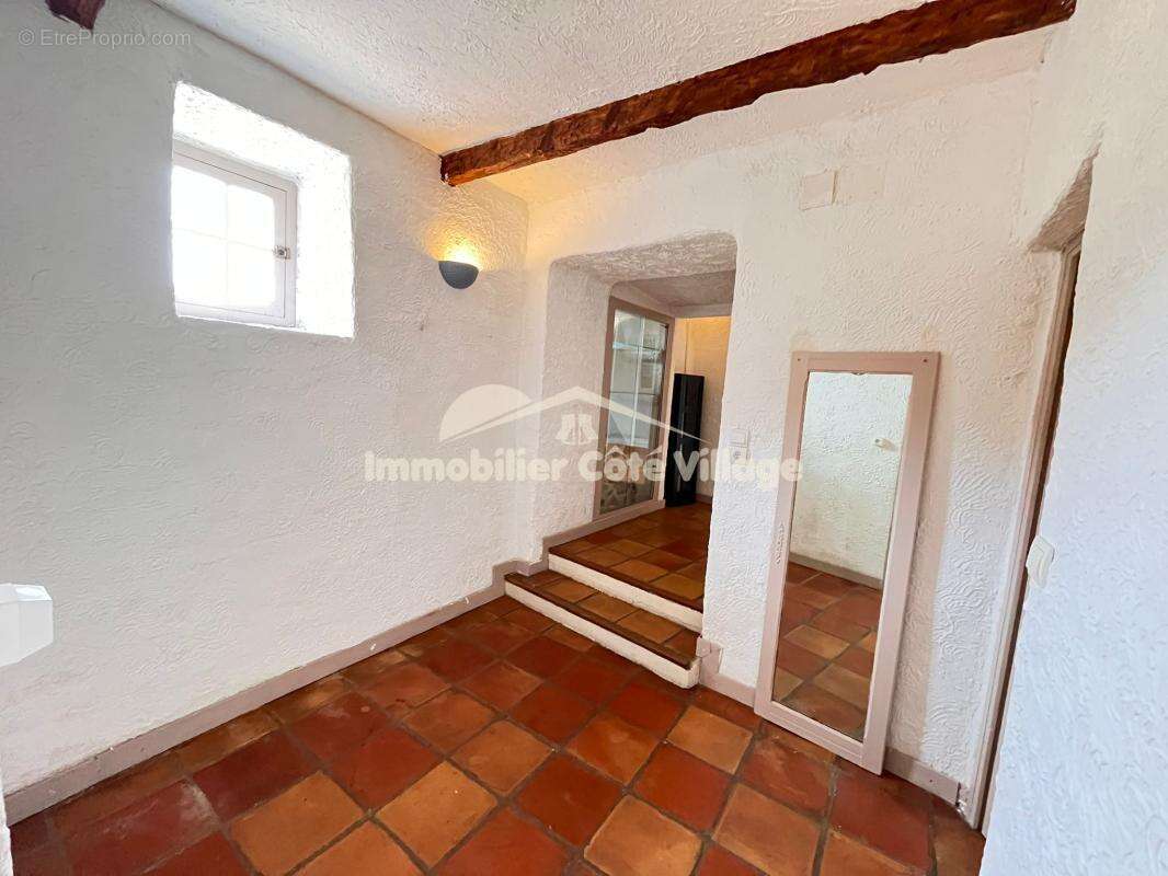 Appartement à TOUET-DE-L'ESCARENE