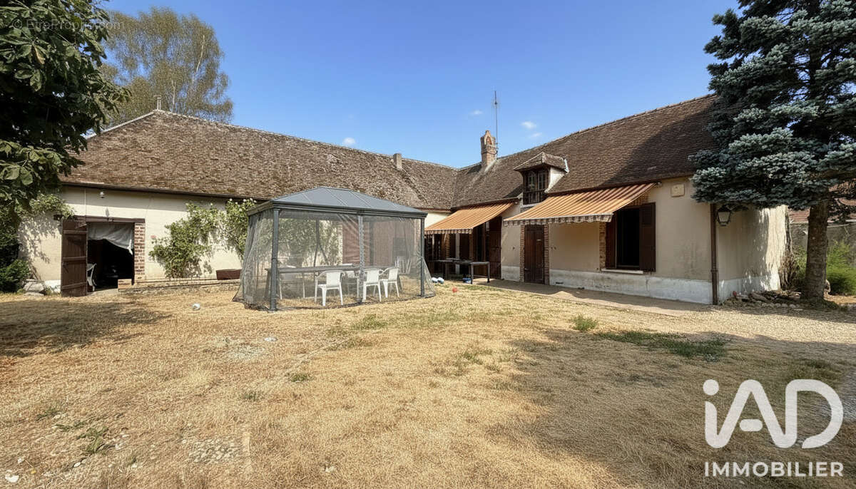 Maison 132 m² à Balloy  - photo 4