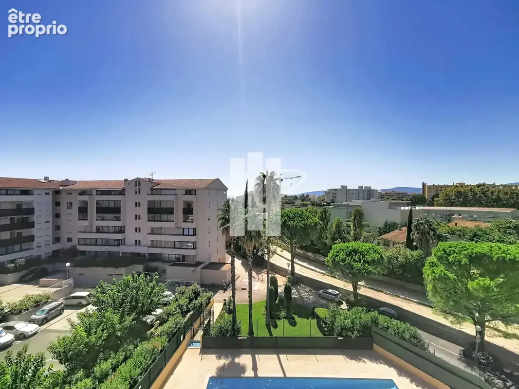 A vendre appartement 2 pieces dernier etage piscine parking et cave - photo 12