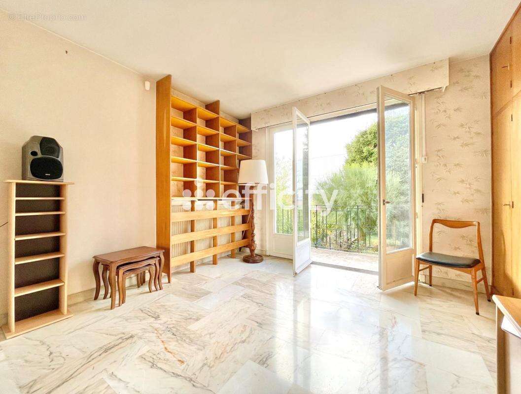 Maison à LES CLAYES-SOUS-BOIS