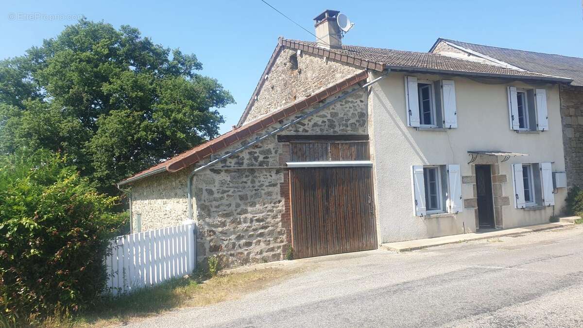 Maison à PEYRAT-LE-CHATEAU