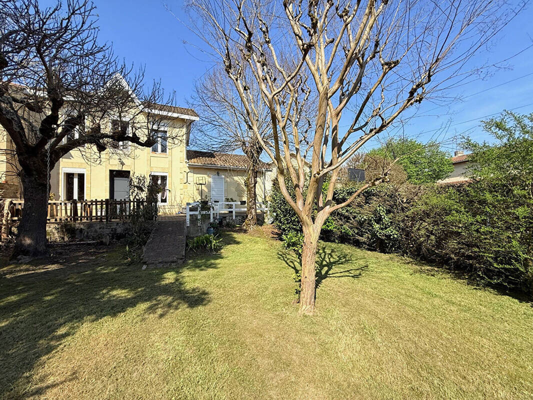 Maison à SAINT-EMILION