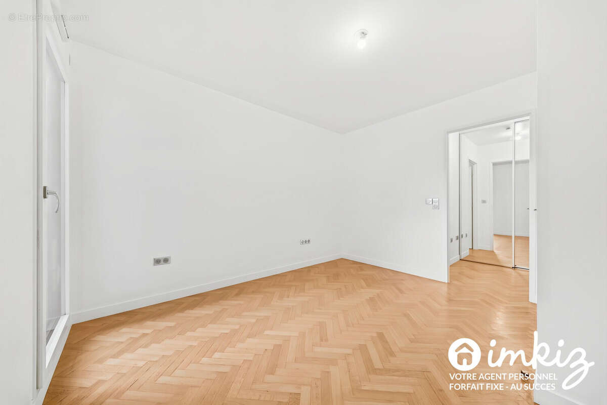 Appartement à NEUILLY-SUR-SEINE