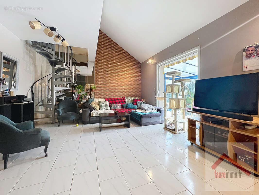 Maison à PERPEZAC-LE-NOIR