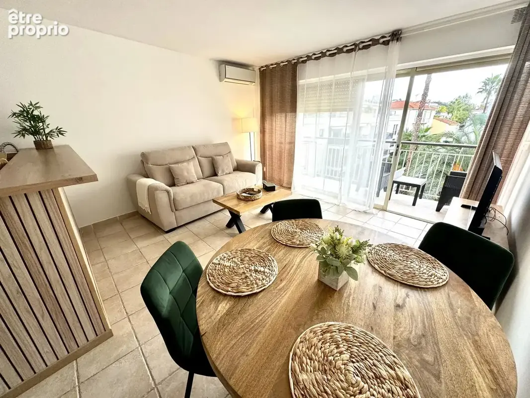 Cannes Vente vaste studio au pied des plages - photo 3