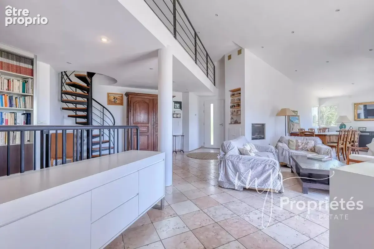 A VENDRE Maison  Rayol Canadel sur Mer. Propriété 300m² vue mer piscine proche plage - photo 6
