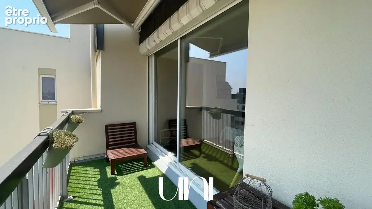 Appartement 5 pièces de 98 m2 avec caves, balcon, ascenseur et parkings - CAEN Saint-Gilles - photo 3