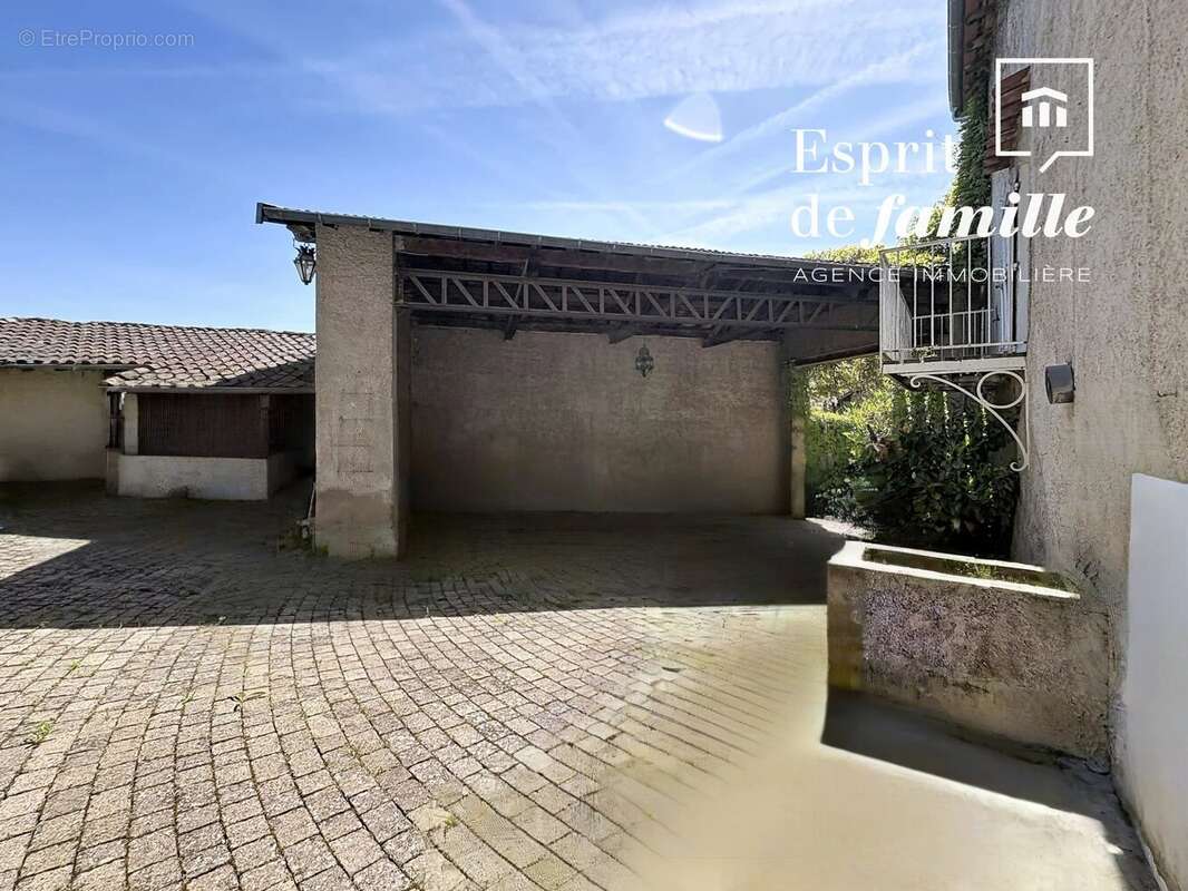 Maison à FONTAINES-SAINT-MARTIN