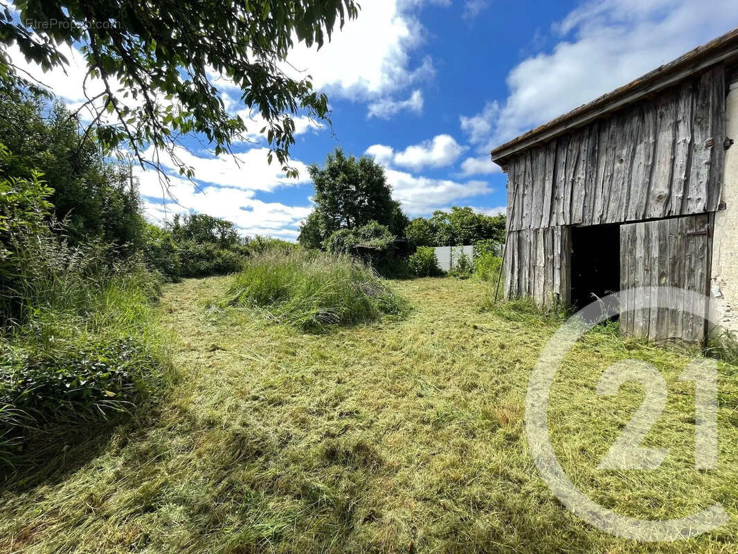 Maison à LES EGLISOTTES-ET-CHALAURES