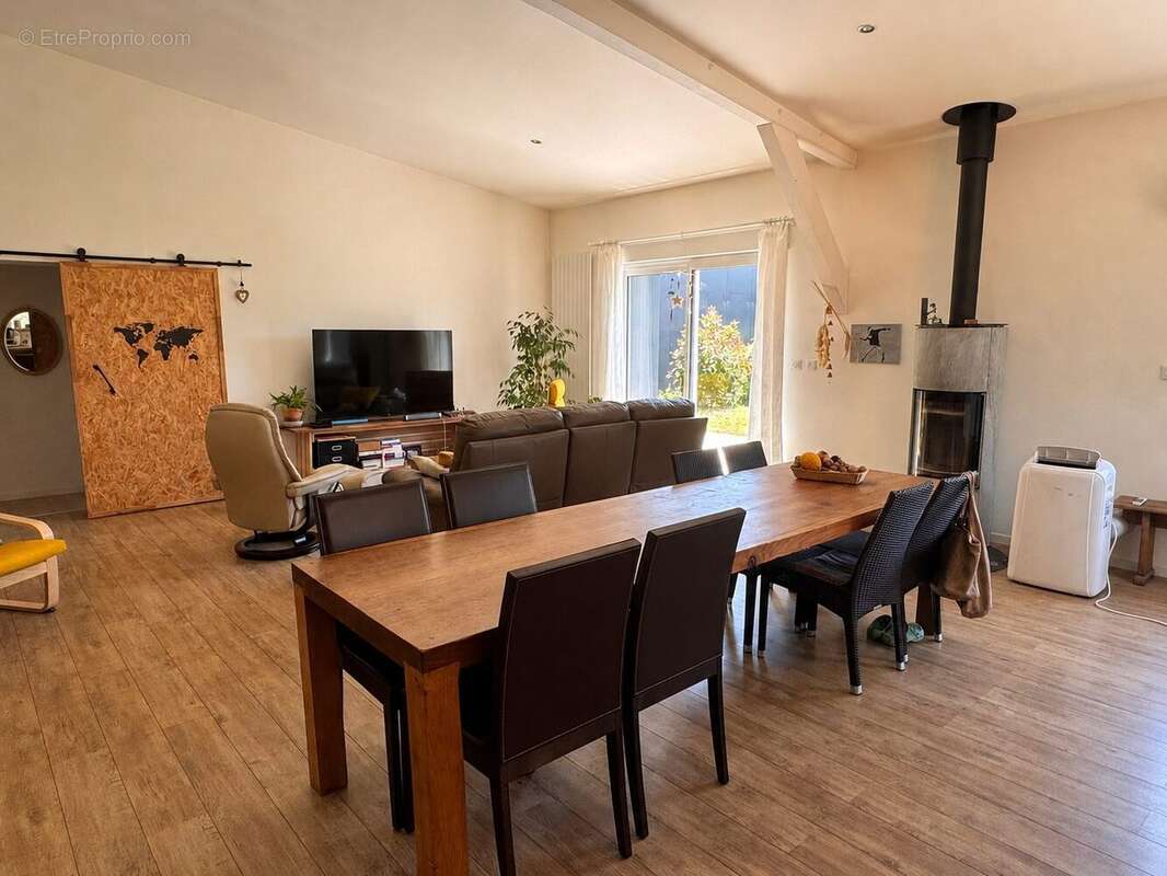 Maison 267 m² à Ambon  - photo 2