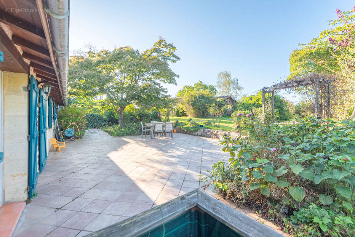 Maison à LIGNAN-DE-BORDEAUX