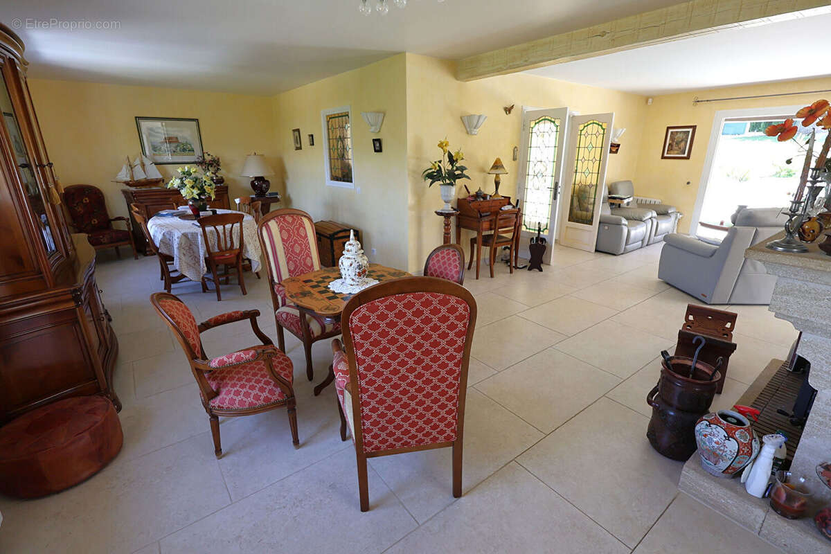 Maison à PEYMEINADE