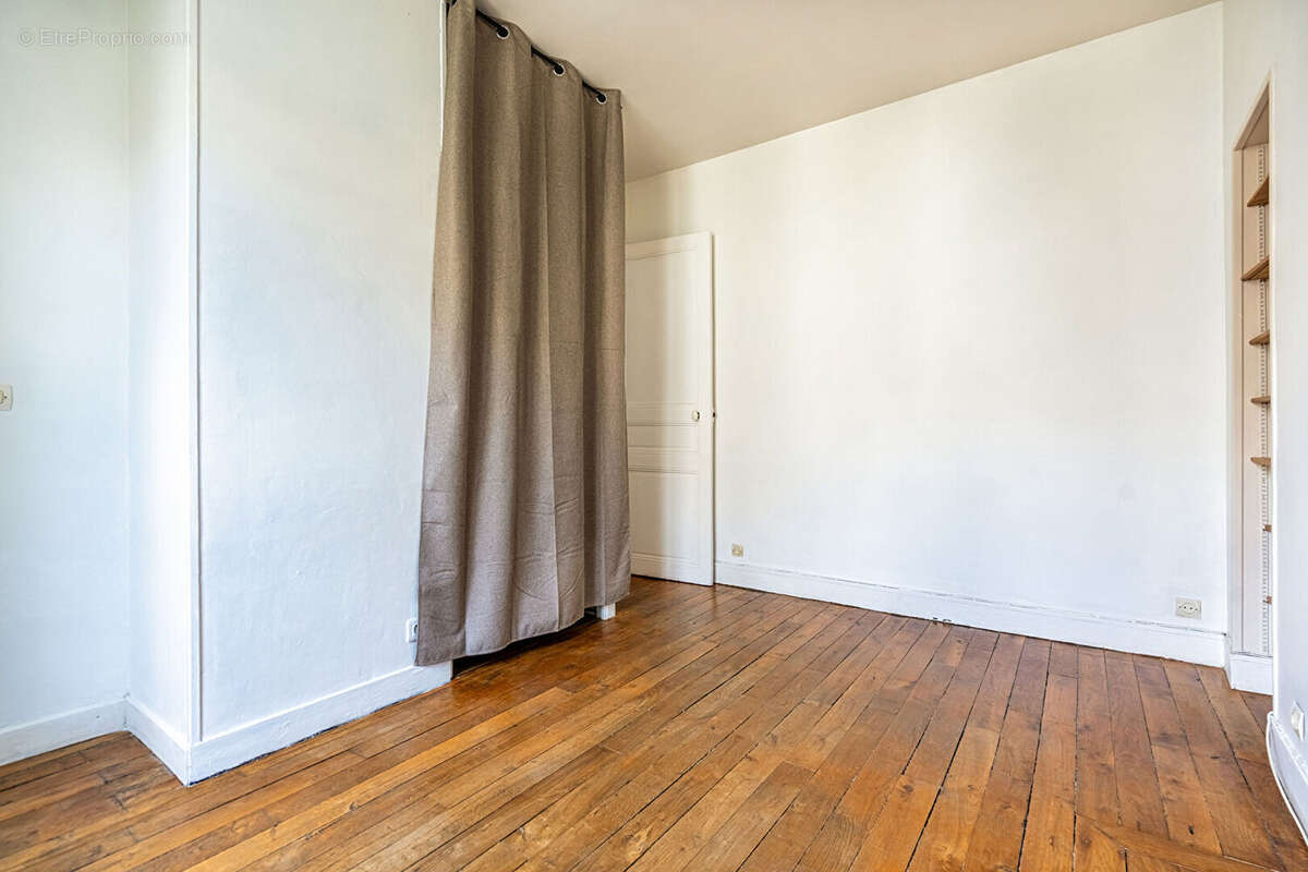 Appartement à PARIS-14E