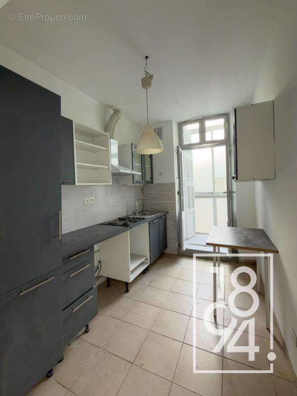 Appartement à MARSEILLE-1E