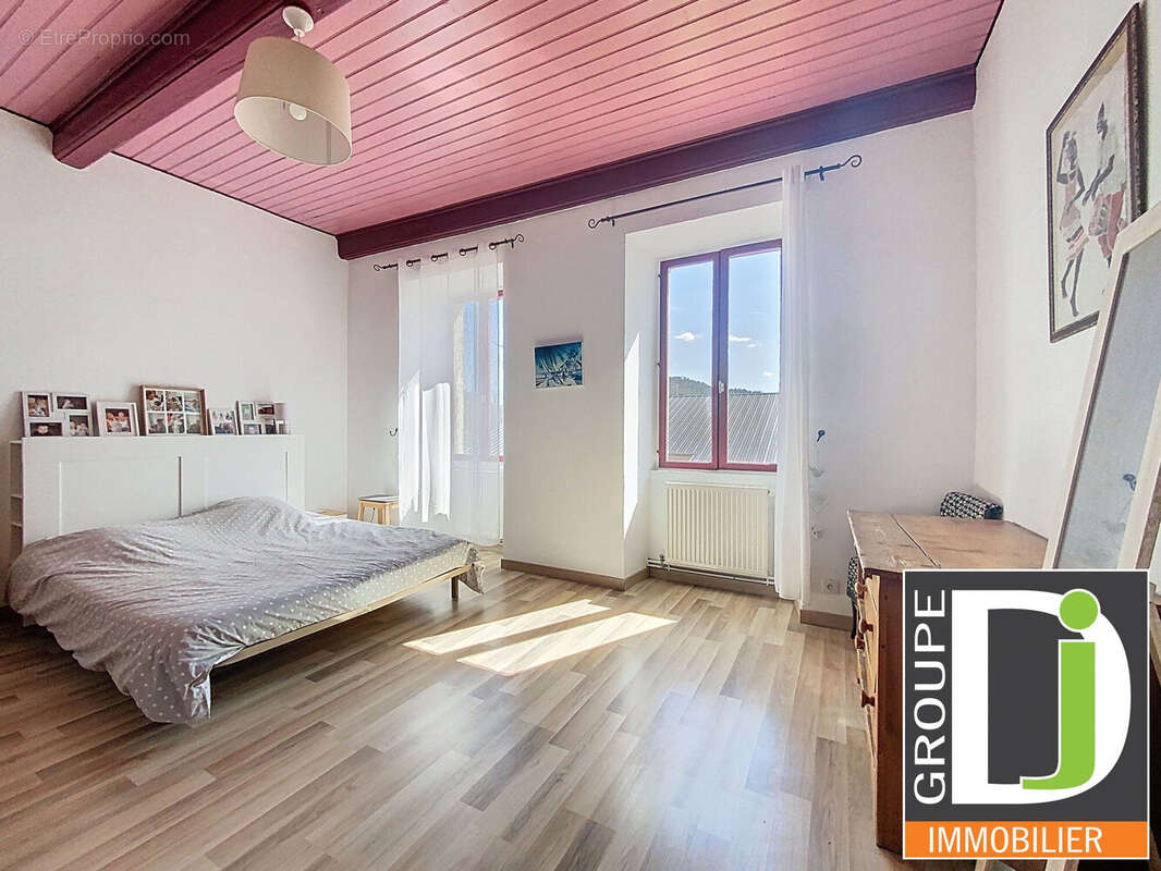Maison 237 m² à Upie  - photo 3