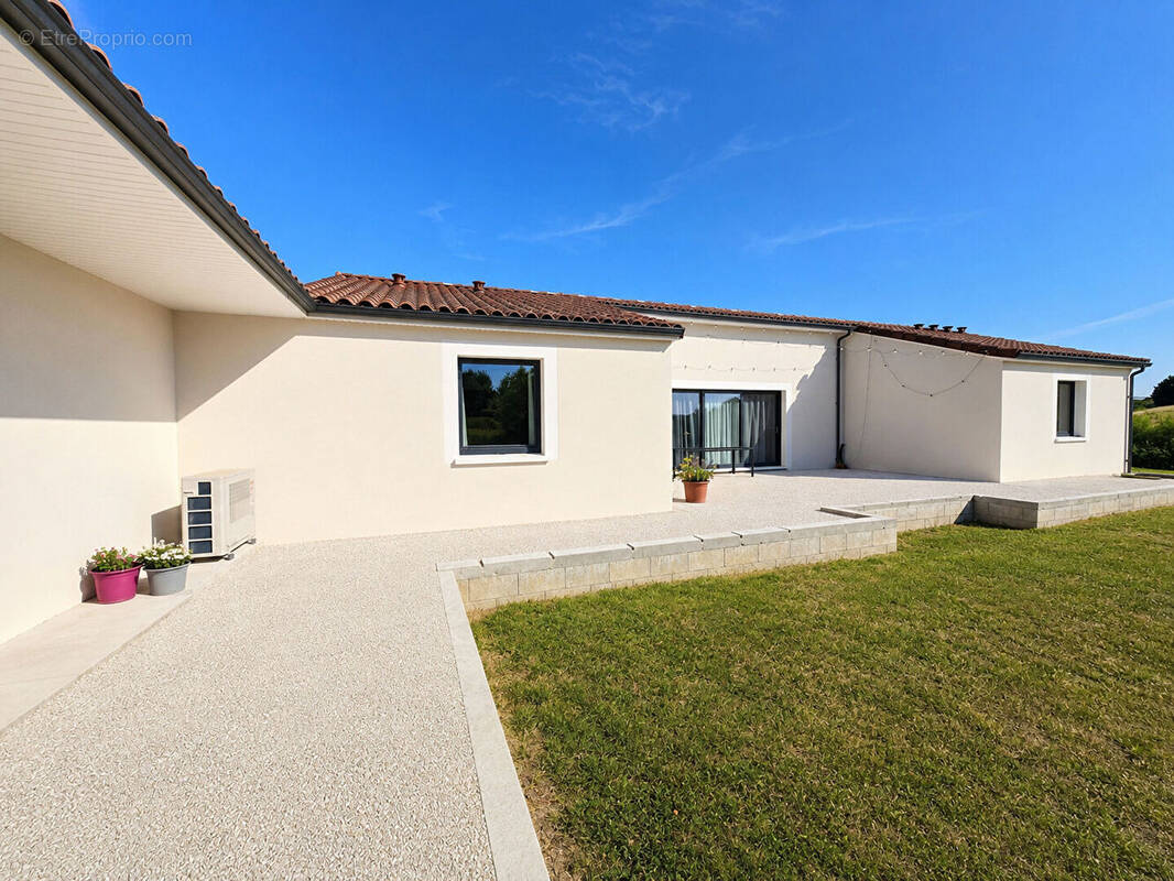Maison à MONPAZIER