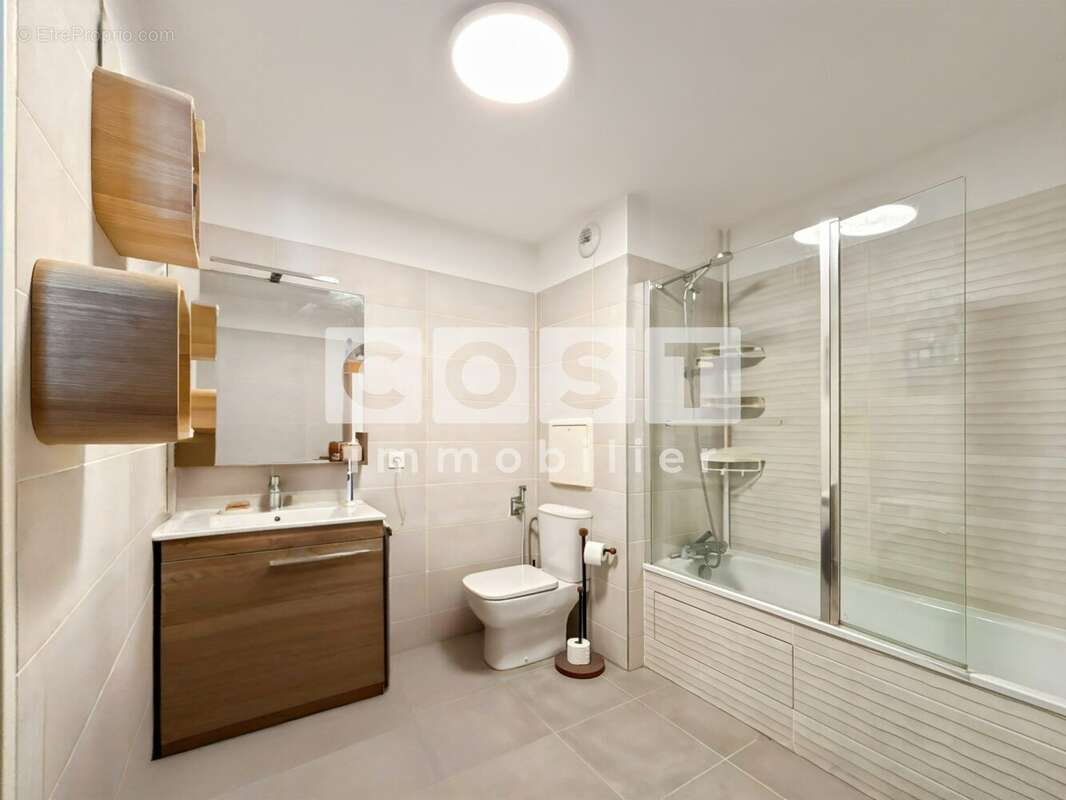 Appartement à LA GARENNE-COLOMBES