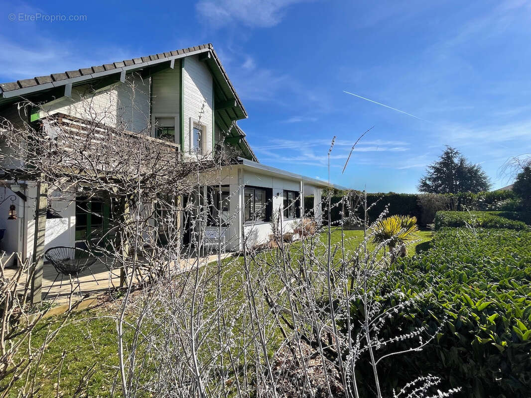 Maison à DIVONNE-LES-BAINS