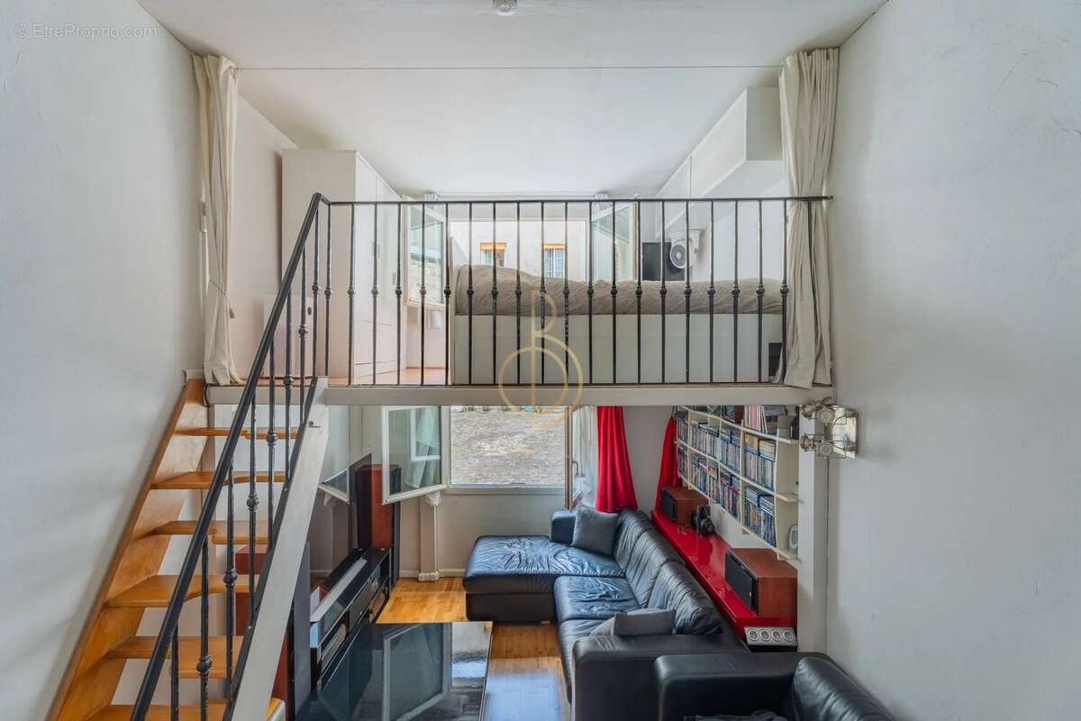 Appartement à PARIS-17E
