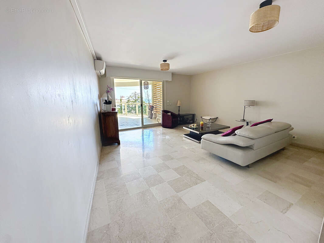 Appartement à LE CANNET