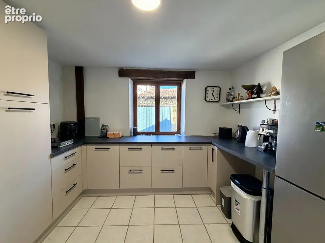 Charmante maison de caractère rénovée avec  4 chambres, grange et jardin arboré - photo 6