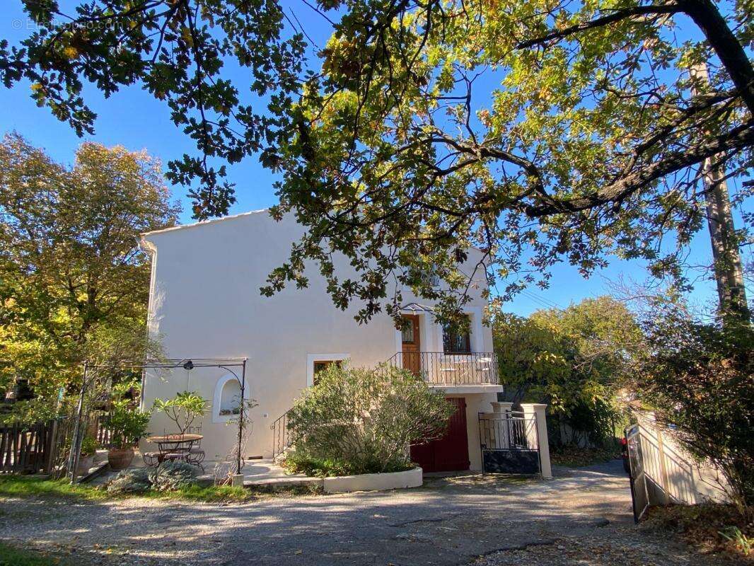 Maison à LE PUY-SAINTE-REPARADE